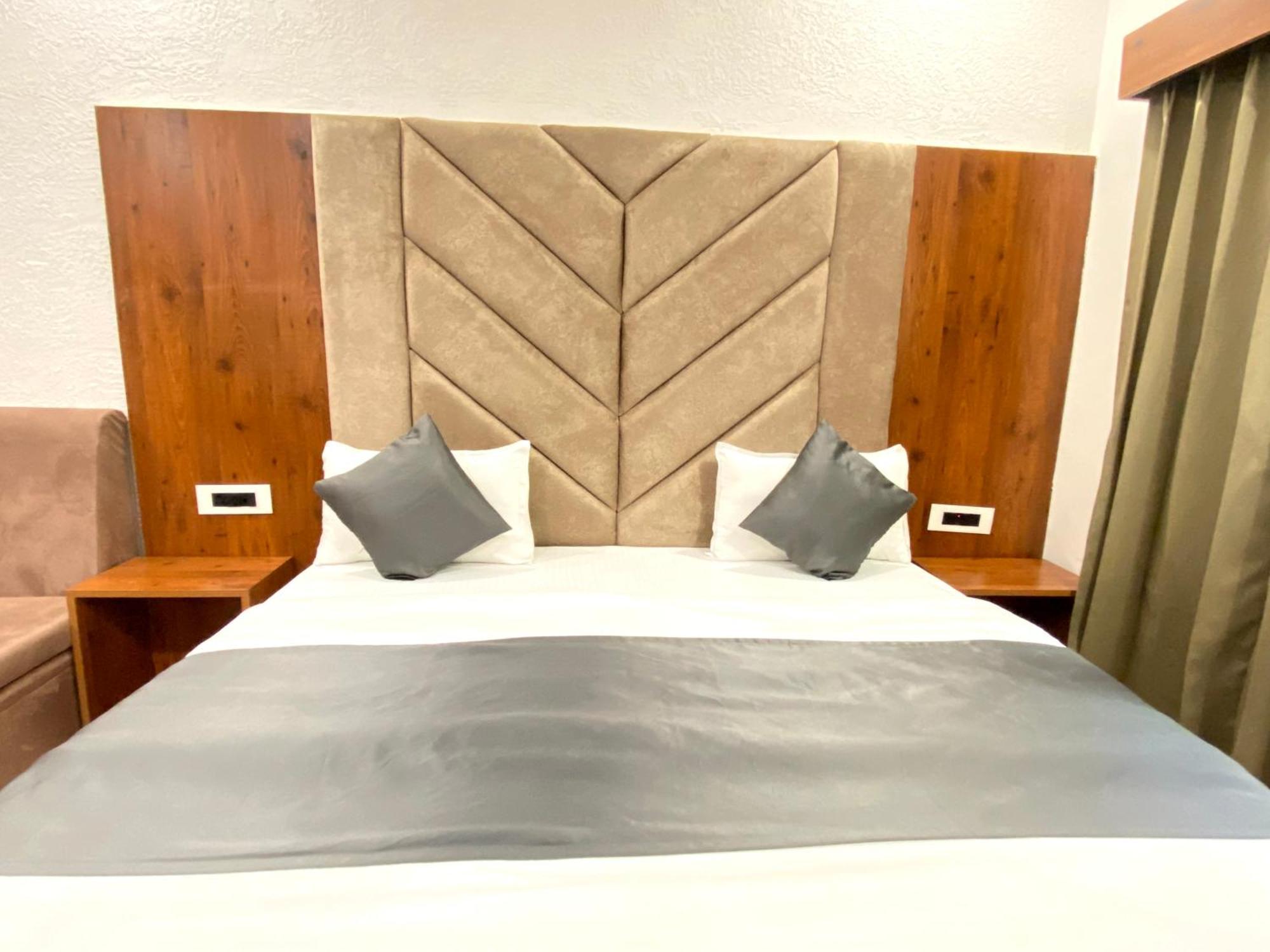 โซนุ เกสท์ เฮาส์ Hotel ริชิเคช ภายนอก รูปภาพ
